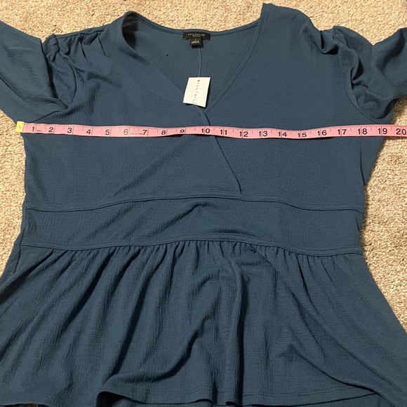ANN TAYLOR Blue V Neck Peplum Blouse Size Small NWT - Picture 6 of 7